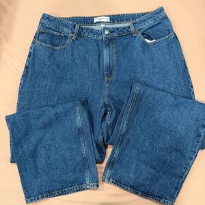 Abercrombie & Fitch Curve Love High Rise Loose